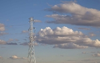 電流を通されたQ345B A572の鋼鉄送電タワー