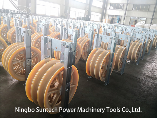 滑車ブロックをひもでつなぐ660mmの送電線三重のコンダクター