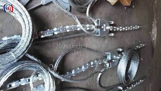 100-180KN定格荷重、精密な三角形形状、耐腐食性アルミニウム合金を備えた3本撚り線用プロフェッショナルヘッドボード