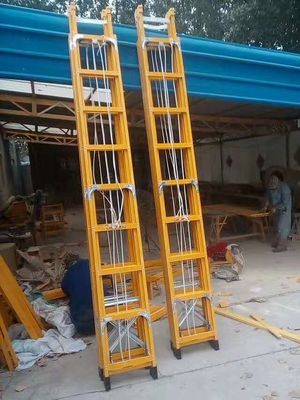 8m FRPのガラス繊維の繰出しはしごの構造タワーErctionは用具を使う