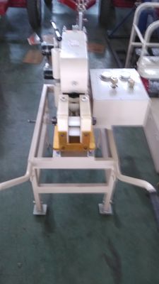 用具をひもでつなぐ30KN OPGW