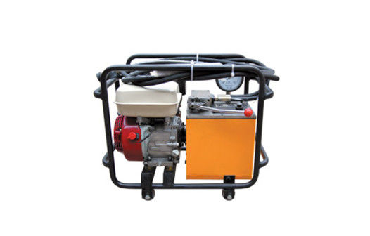 切断、圧縮、およびパンチングマシンへの電力供給用の高圧油圧ポンプを搭載した油圧圧着工具