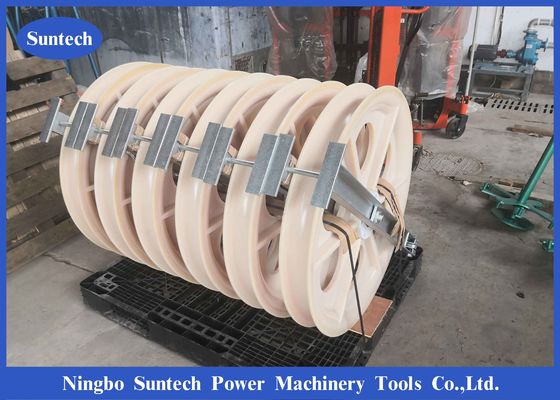 ブロックをひもでつなぐ送電線単一の大口径のコンダクター