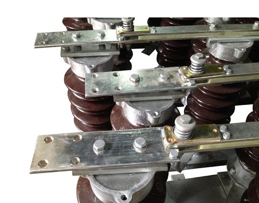 据付が付いている中心の絶縁体を回す36KV 1250Aの磁器