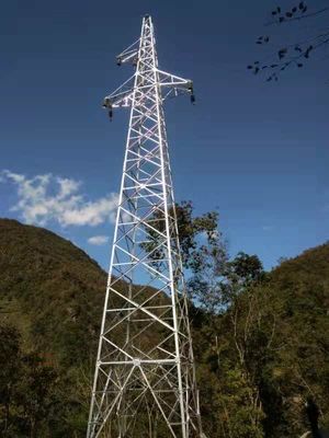 電流を通されるASTM A123は送電線のための鋼鉄タワーに格子をつける
