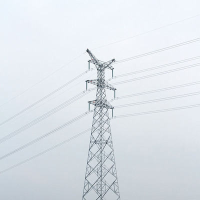 熱いすくいの亜鉛めっき132kvの送電線タワー