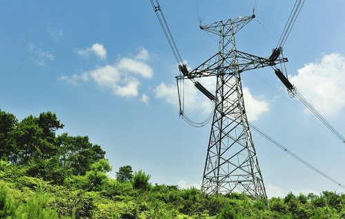 電流を通されたQ345B A572の鋼鉄送電タワー