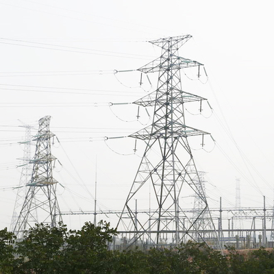 4脚330kvは天使の鋼鉄格子伝達タワーに電流を通した
