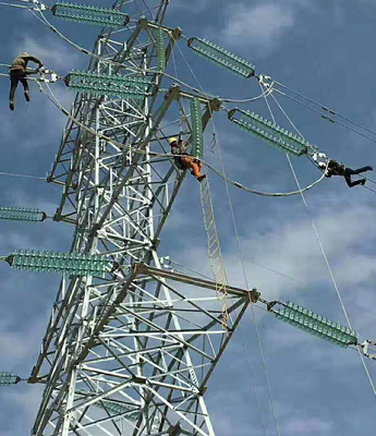 4脚330kvは天使の鋼鉄格子伝達タワーに電流を通した