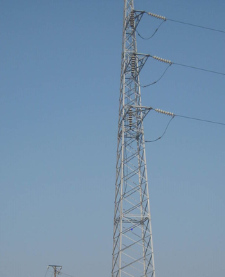 電流を通された33KV送電線鋼鉄格子タワー