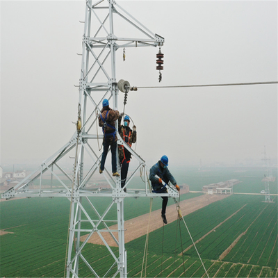 132KV OHTLの場所によって電流を通される角度の鋼鉄電力タワー