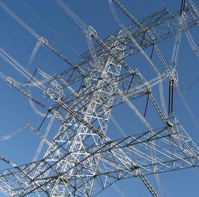 電流を通された角度の鋼鉄11KV 33KV 132KV 220KV伝達タワー