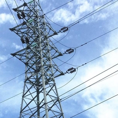 750KV送電の熱いすくいの電流を通された格子タワーへの10KV