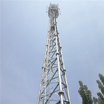 3脚の60m電流を通された角度の鋼鉄自己支持の電気通信はそびえている