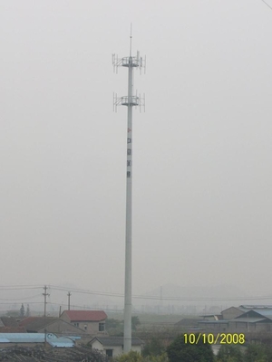 高く軽い建築現場の電気通信のマスト タワーの鋼鉄Q235 Q420