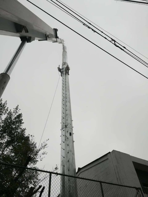 電流を通される熱いすくいが付いている鋼鉄Q235テレコミュニケーションの鋼鉄タワー