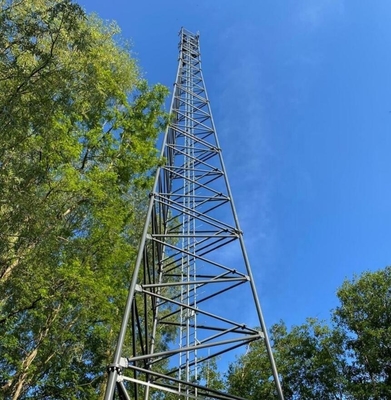 テレコミュニケーションは鋼鉄タワー3の脚の管状に電流を通した