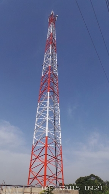 3足管状Q235鋼鉄伝達タワーのforTelecommunication
